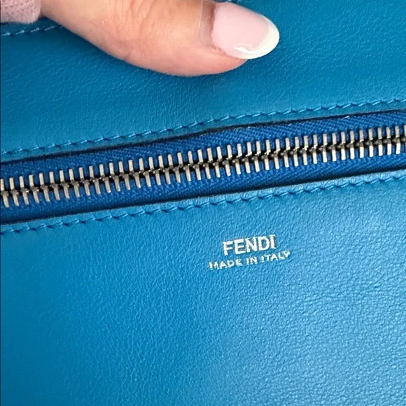 Fendi dot com dotcom black shoulder bag w blue clutch accent - Picture 11 of 13